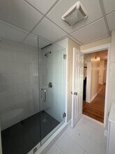 71 Winchester St, Unit 1 in Medford, MA - Foto de edificio - Building Photo