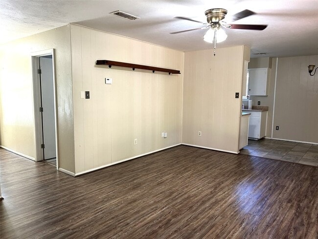 660 Oak St in Burleson, TX - Building Photo - Building Photo