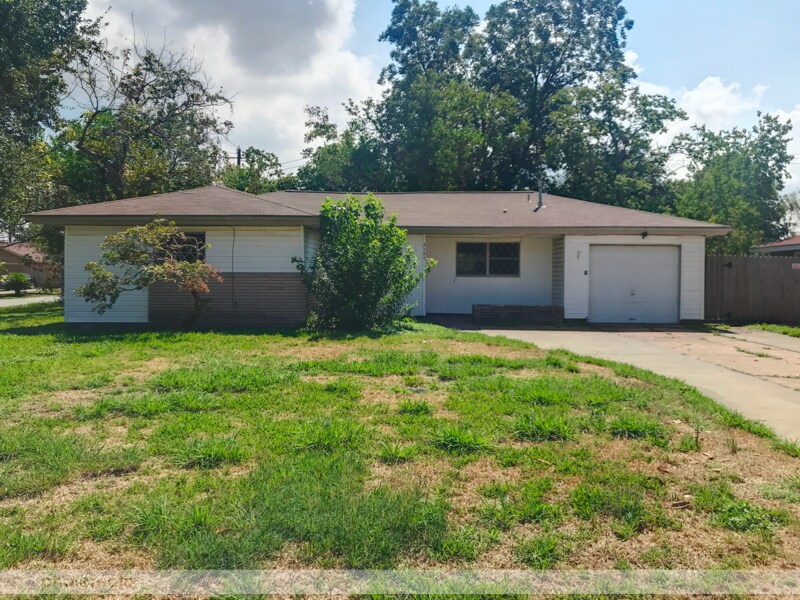 3101 7th Ave N in Texas City, TX - Building Photo