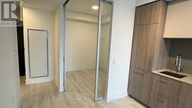 36 Olive Ave in Toronto, ON - Building Photo - Building Photo