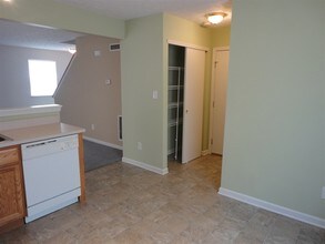 5705 Valhalla Way in Indianapolis, IN - Building Photo - Building Photo