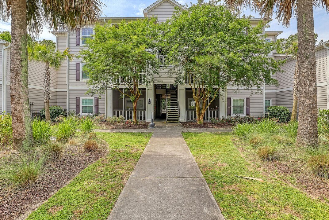 1300 Park West Blvd, Unit 610 in Mount Pleasant, SC - Building Photo