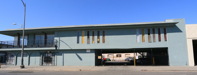 835-847 E Main St in Stockton, CA - Foto de edificio - Building Photo