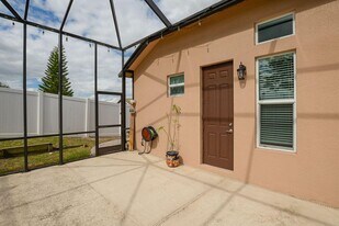 341 SW Kestor Dr in Port St. Lucie, FL - Building Photo