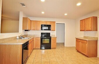 604 Jennifer Dr in Burleson, TX - Building Photo - Building Photo