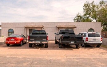 525 E Peppertree Ave-Unit -Unit 2 in Apache Junction, AZ - Building Photo - Building Photo