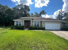 447 Cierra Oaks Cir in Lady Lake, FL - Building Photo