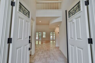 2086 Glastonbury Rd in Westlake Village, CA - Building Photo - Building Photo