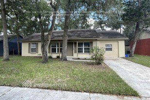 320 San Lanta Cir in Sanford, FL - Building Photo