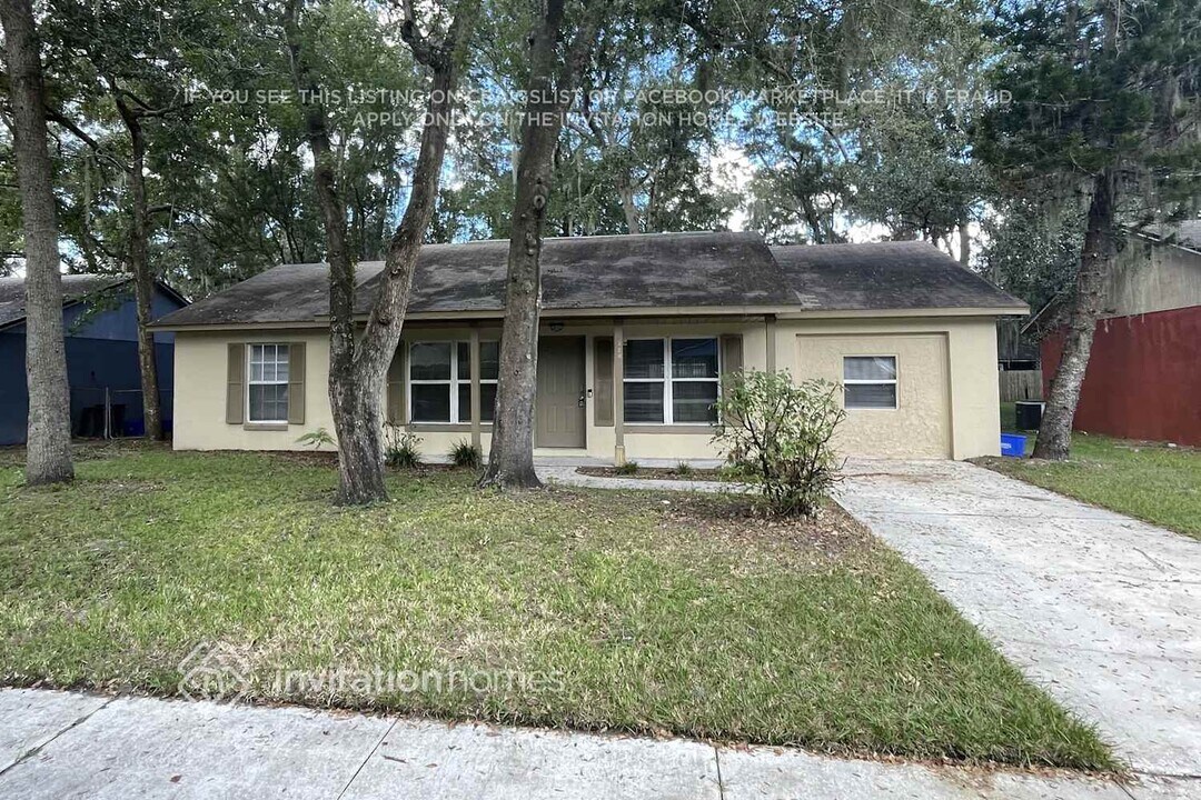 320 San Lanta Cir in Sanford, FL - Foto de edificio