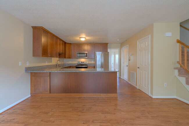 852 Patrick Henry Dr in Blacksburg, VA - Foto de edificio - Building Photo