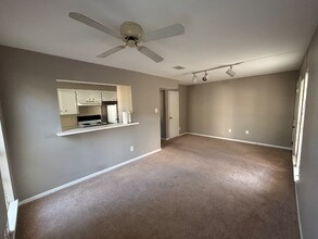 2137 Branard St in Houston, TX - Building Photo - Building Photo