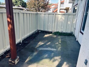 4070 Porte La Paz in San Diego, CA - Foto de edificio - Building Photo