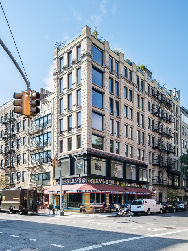 130 E 7th St in New York, NY - Foto de edificio - Building Photo