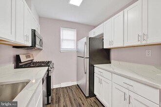 4411 Falls Bridge Dr in Baltimore, MD - Building Photo - Building Photo