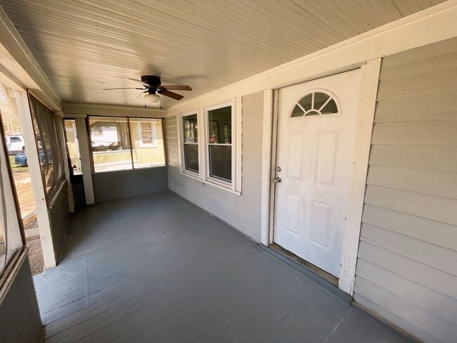 5615 Garfield Ave in Kansas City, MO - Building Photo - Building Photo