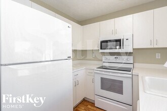 9817 SW 222nd Terrace in Miami, FL - Foto de edificio - Building Photo