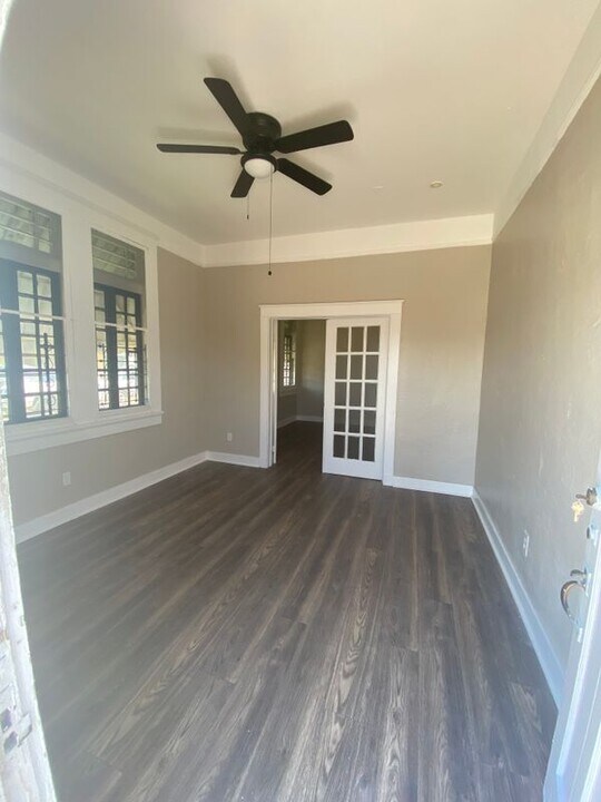 8939 Dixon St in New Orleans, LA - Foto de edificio