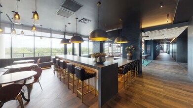 901 Memorial City Way in Houston, TX - Building Photo - Building Photo