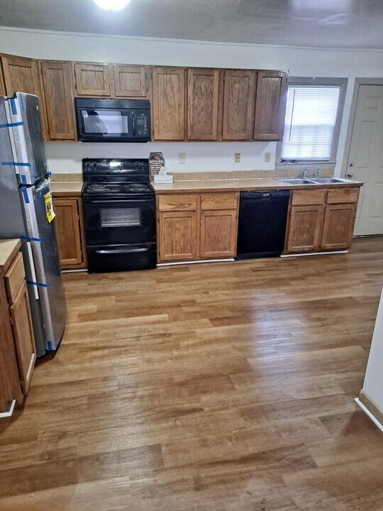 705 S Hydraulic St in Wichita, KS - Building Photo