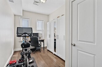 64 Byron St in Boston, MA - Building Photo - Building Photo