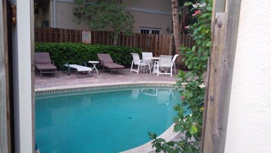 857 SW 11th Ct in Fort Lauderdale, FL - Building Photo - Building Photo