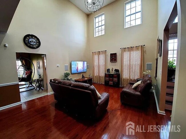 339 Morning Glory Dr in Monroe Township, NJ - Building Photo - Building Photo
