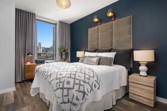 460 W Huron St in Chicago, IL - Building Photo - Building Photo