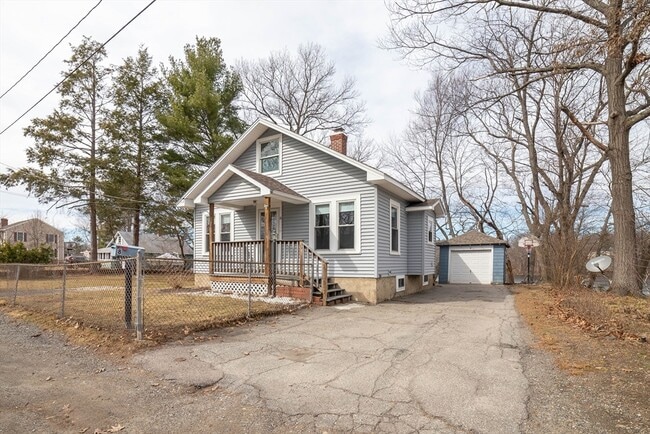 8 Blackstone St in Shrewsbury, MA - Building Photo - Building Photo