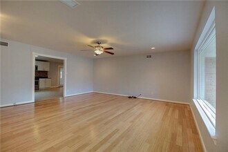 8115 Claremont Dr in Dallas, TX - Building Photo - Building Photo