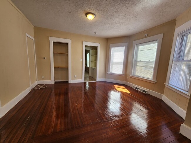 395 Sherman Ave, Unit 1 in New Haven, CT - Building Photo - Building Photo