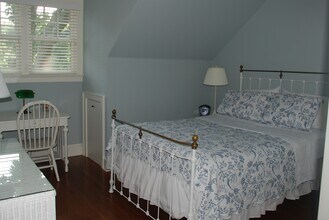 29 McGuirk St in East Hampton, NY - Building Photo - Building Photo