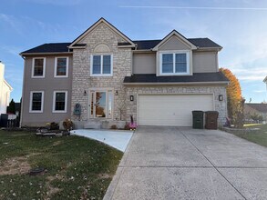 2298 Maxwell Ave in Lewis Center, OH - Foto de edificio - Building Photo