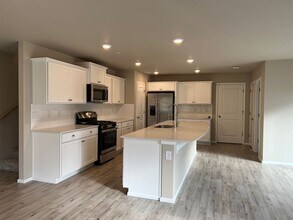 3436 Hoffman Hill Blvd in Dupont, WA - Building Photo - Building Photo