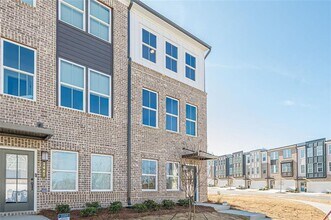 1444 Creekside Cir NW in Atlanta, GA - Building Photo - Building Photo