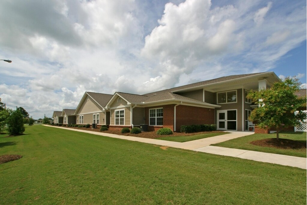 Ashton Springs Apartments in Ayden, NC - Building Photo