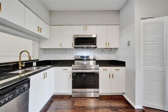 29 Fleming Ct in Weston, FL - Building Photo - Building Photo