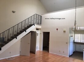 11508 Moorpark St in Los Angeles, CA - Building Photo