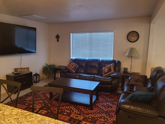 5708 Piedra Rd NW in Albuquerque, NM - Building Photo - Building Photo