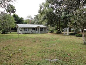 101 NW 3rd St in Micanopy, FL - Building Photo - Building Photo