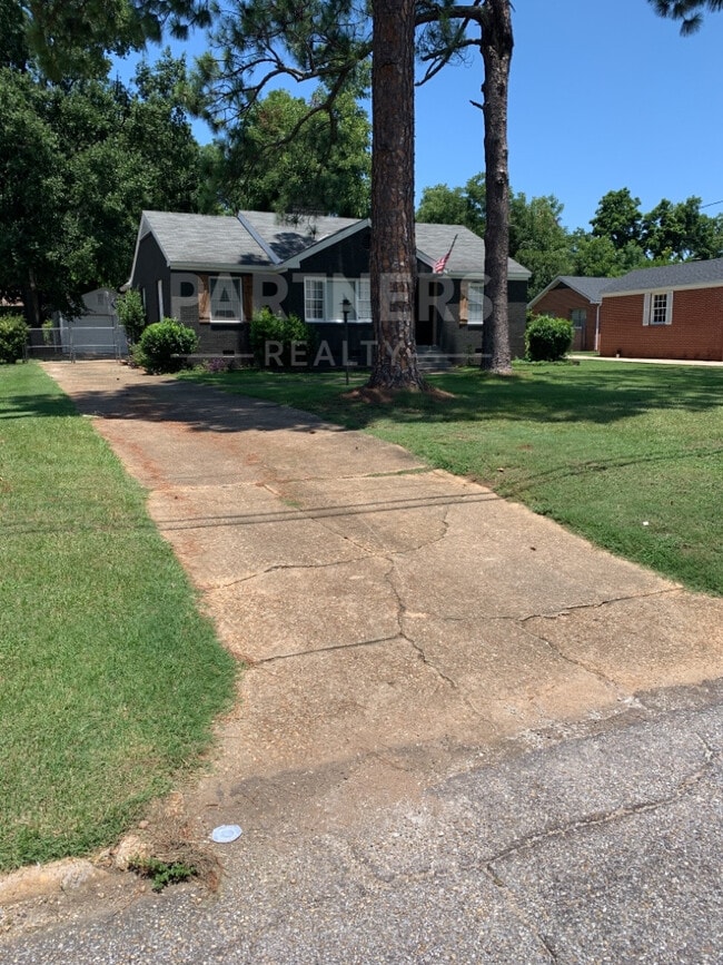2769 Pelzer Ave in Montgomery, AL - Building Photo - Building Photo