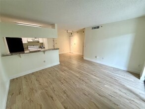 410 S Park Rd in Hollywood, FL - Building Photo - Building Photo