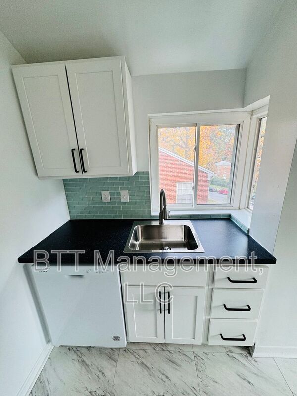 8400 Greenwood Ave in Silver Spring, MD - Building Photo - Building Photo