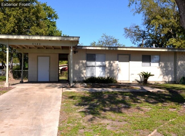 property at 5123 Vlg Gln Dr