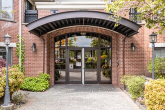 Signature Club Suites in Langley, BC - Building Photo - Building Photo