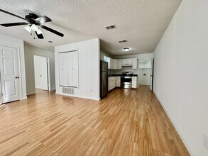 306 Edmond St in Taylor, TX - Foto de edificio - Building Photo