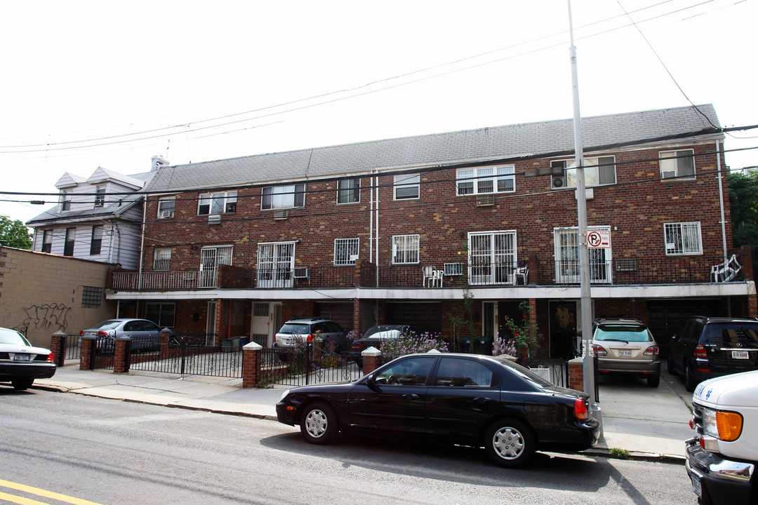 14236-14242 Franklin Ave in Flushing, NY - Building Photo