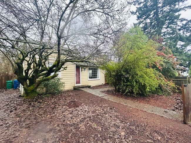 5042 Fauntleroy Wy SW in Seattle, WA - Building Photo - Building Photo