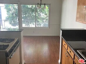 832 S Gramercy Pl in Los Angeles, CA - Building Photo - Building Photo