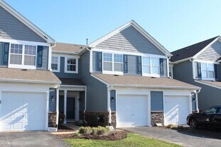 2410 Oneida Ln in Naperville, IL - Building Photo